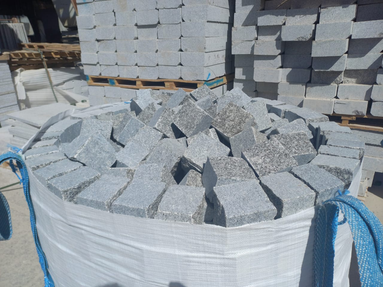 فروش سنگ گرانیت و مروارید مجتمع سنگ ایمان در مشهد